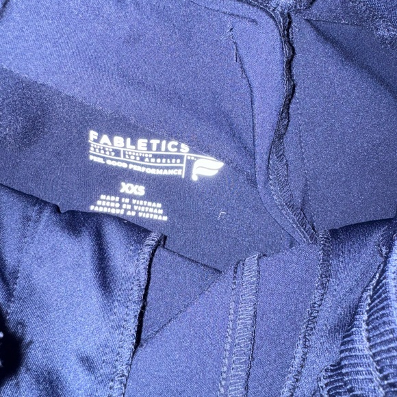 Fabletics Navy Scrub Set - Picture 4 of 4